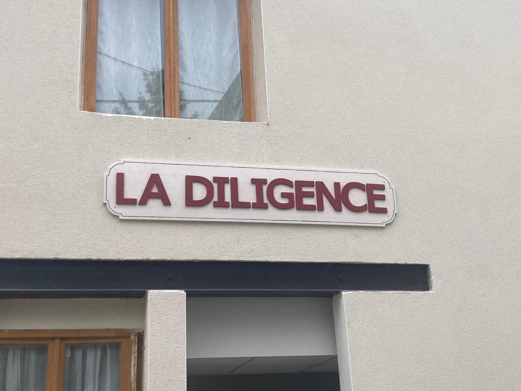 Le Carrosse, La Diligence, Centre Saint Jean De Losne Tarif 2Pers 1 Chambre, Tarif 4 Pers 2 Chambres Eksteriør bilde